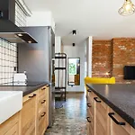 Elegant Tumskie Ogrody With Free Garage By Renters Apartamento *