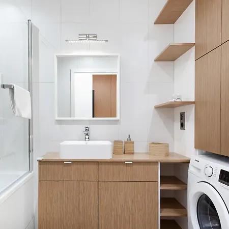Elegant Tumskie Ogrody With Free Garage By Renters Apartment *